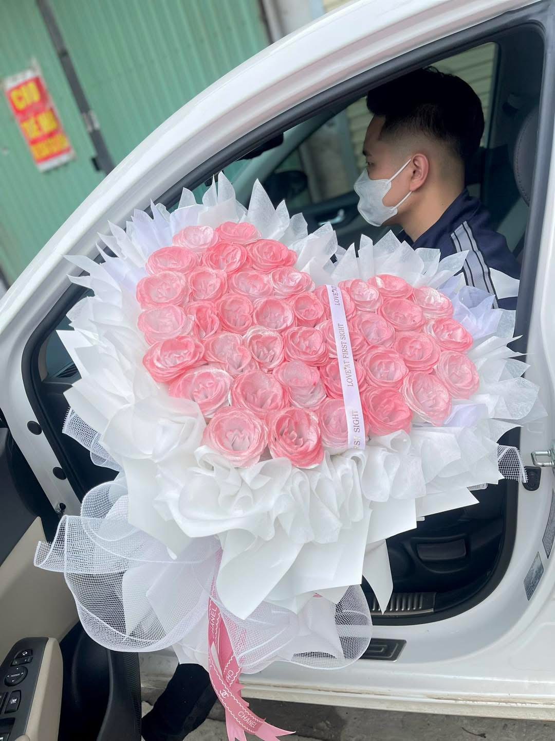 hoa nhũ hồng trái tim 50 bông